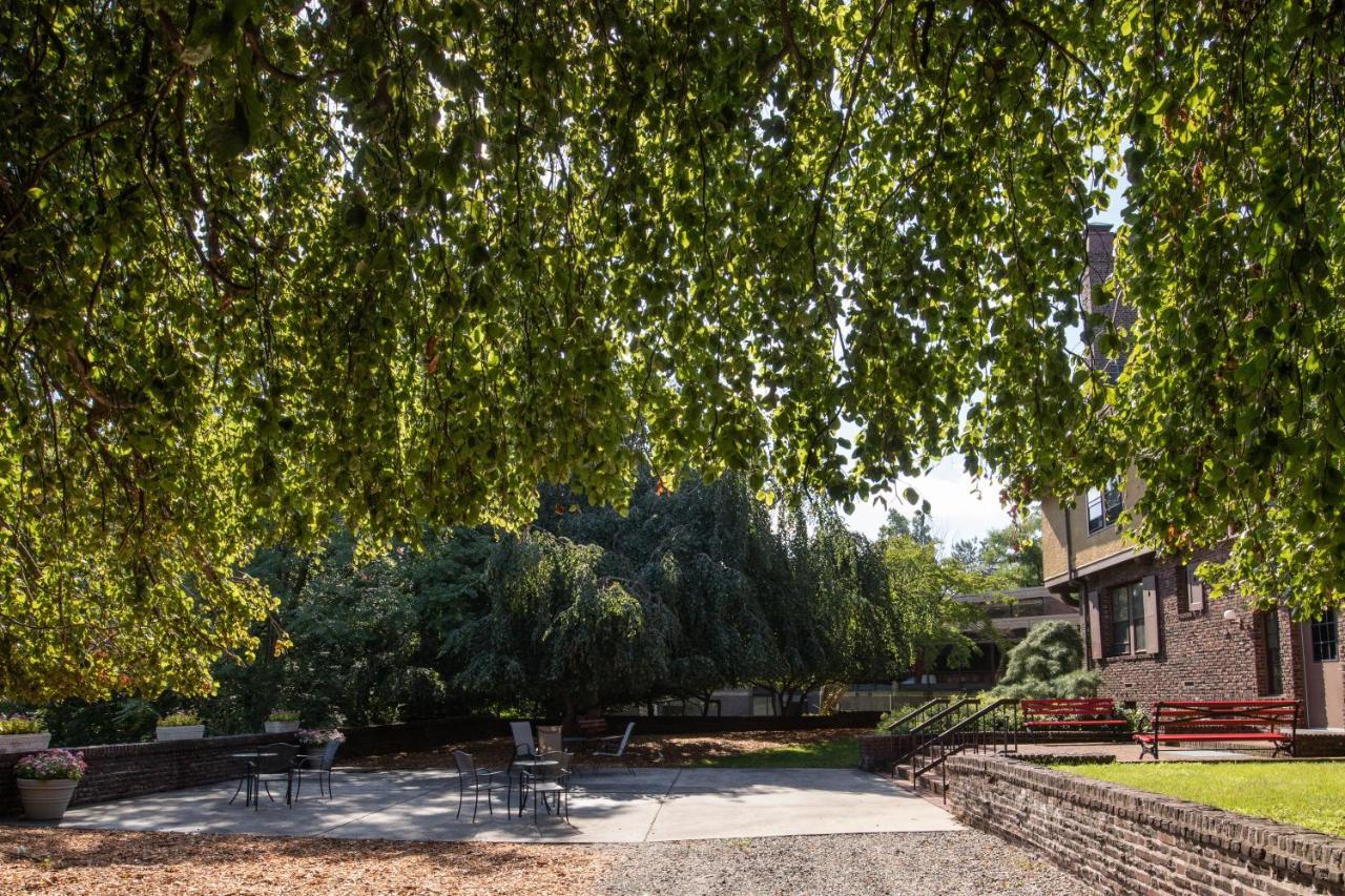 Rutgers University Inn And Conference Center New Brunswick Eksteriør bilde